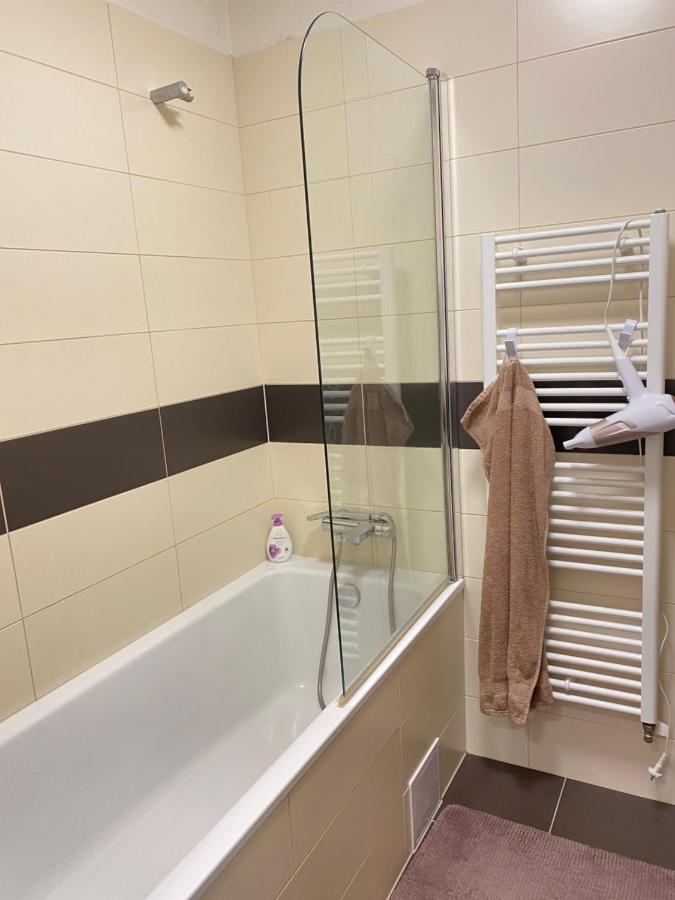 Apartman Slnecna Terasa S Vlastnym Parkovanim Na 2 Auta Διαμέρισμα Ζιλίνα Εξωτερικό φωτογραφία