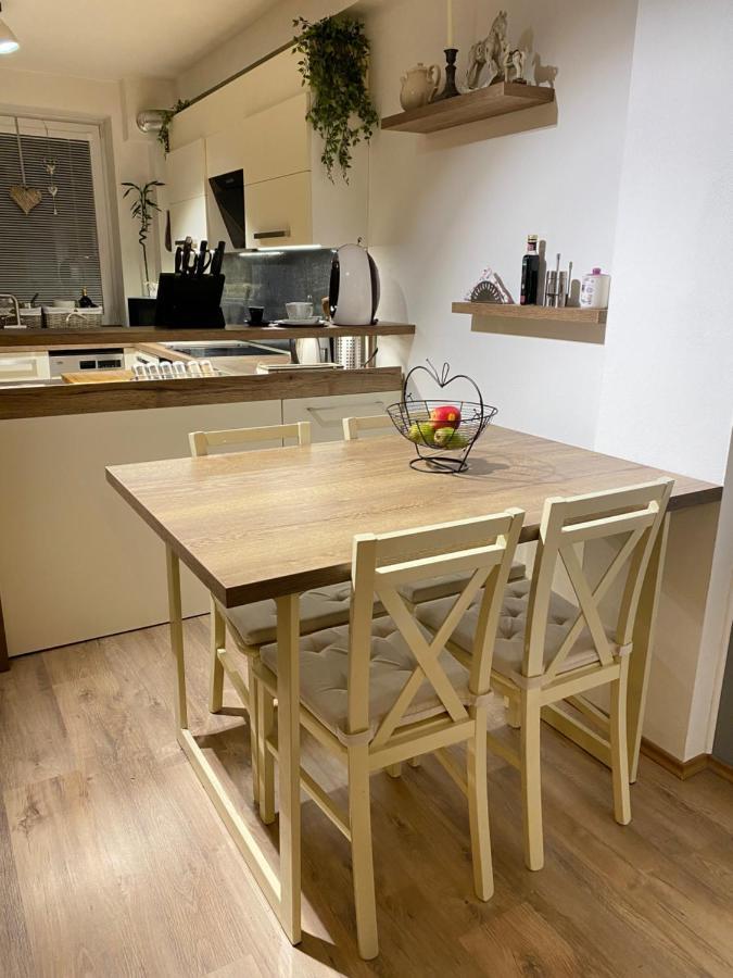 Apartman Slnecna Terasa S Vlastnym Parkovanim Na 2 Auta Διαμέρισμα Ζιλίνα Εξωτερικό φωτογραφία