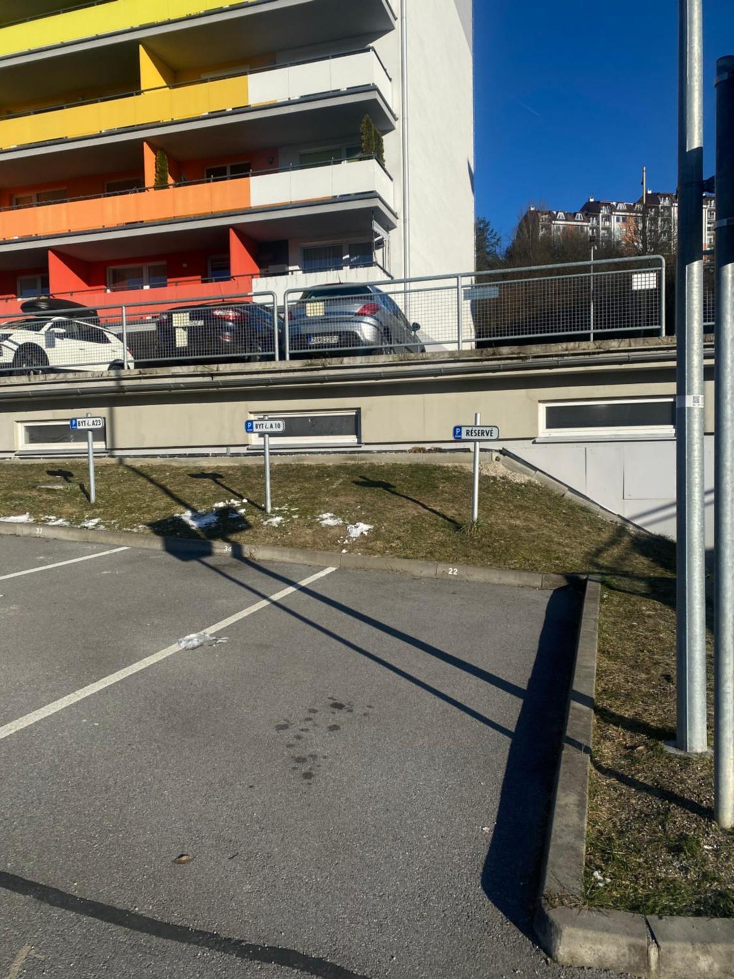 Apartman Slnecna Terasa S Vlastnym Parkovanim Na 2 Auta Διαμέρισμα Ζιλίνα Εξωτερικό φωτογραφία